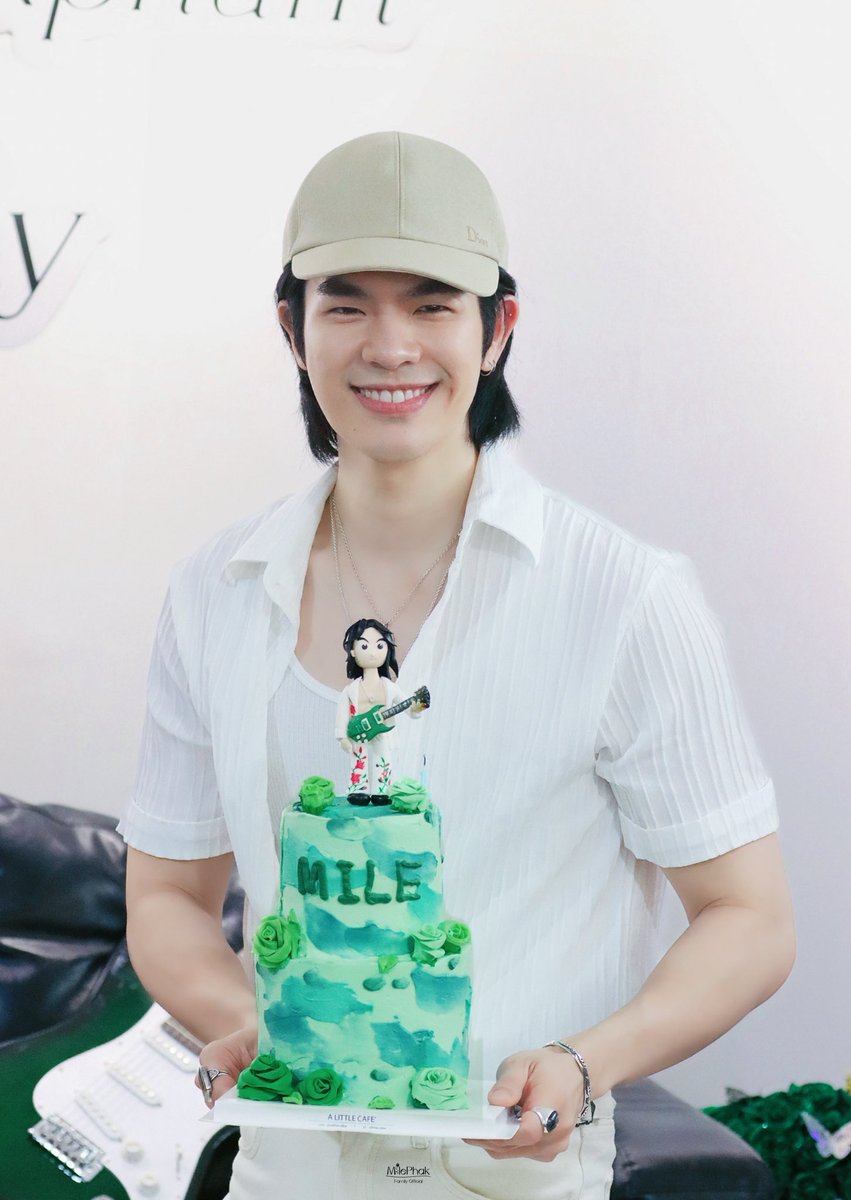 HAPPY BIRTHDAY <a href="/milephakphum/">mile phakphum</a> 

🌹 ขอให้มายเติบโตอย่างสวยงามและแข็งแรง มีความสุขและถูกรายล้อมไปด้วยสิ่งดี ๆ ไม่ว่ามายจะอยู่ที่ไหน ทำอะไรมายจะถูกรักจาก #GreenyRose เสมอ สุขสันต์วันเกิดน้า ✨💚🎂

#HappyMILEDay2026 #MilePhakphum