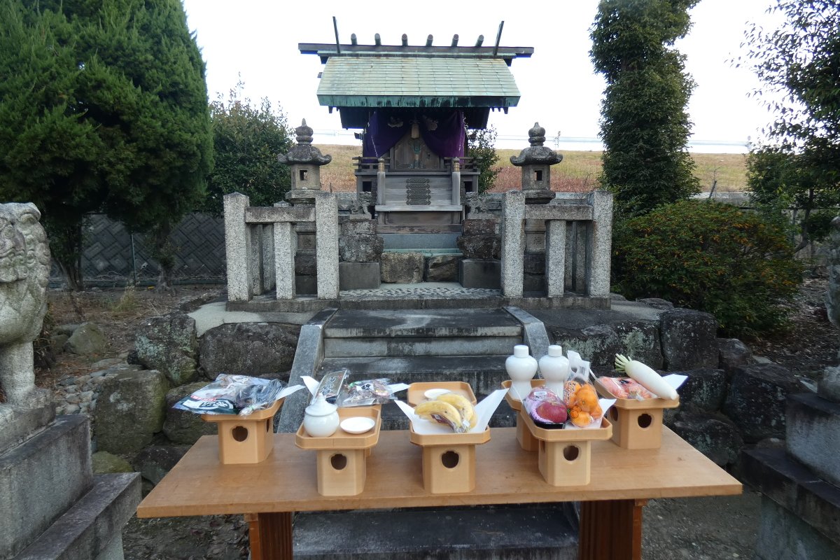 aichi_ds's tweet photo. 🎍新年あけましておめでとうございます🎍

あいち自動車学校には保安神社があり、今年も新年の交通安全祈願を執り行いました。
皆様の安全運転、無事故無違反をお祈り申し上げます🚗

  #交通安全 #神社 #参拝 #初詣 #自動車学校 #免許 #普通免許 #あいち自動車学校 https://t.co/uTYhFuJIh3