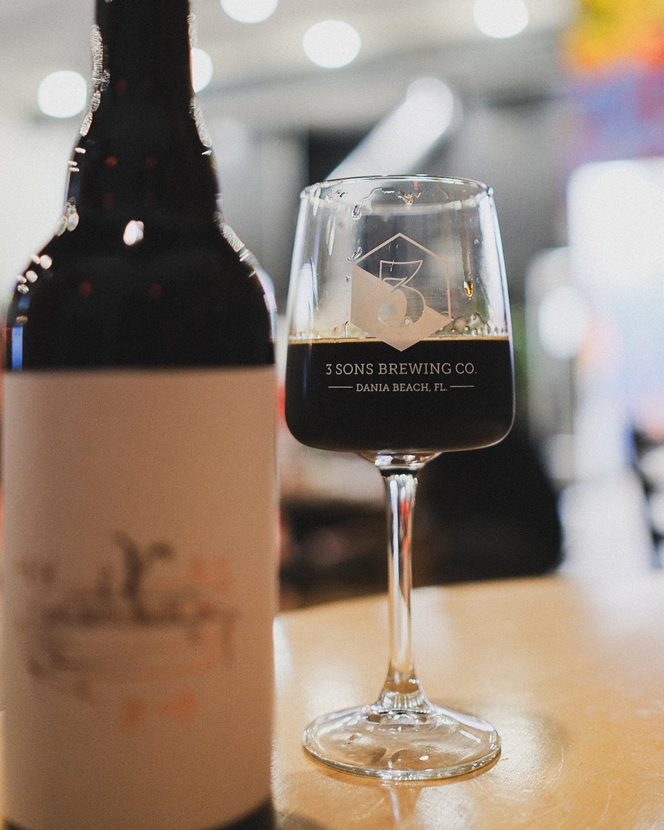 ...you’d typically find on a brewery menu, and the beer is genuinely spectacular. Their crispies, haze and fruited sours are killer, but arguably they shine brightest with their barrel-aged stouts and barleywines. God tier stuff, folks.

📷: <a href="/lxhcreative/">LiquidxHappiness 🍷</a>