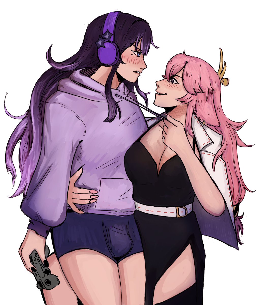 sitting in her lap 

#eimiko