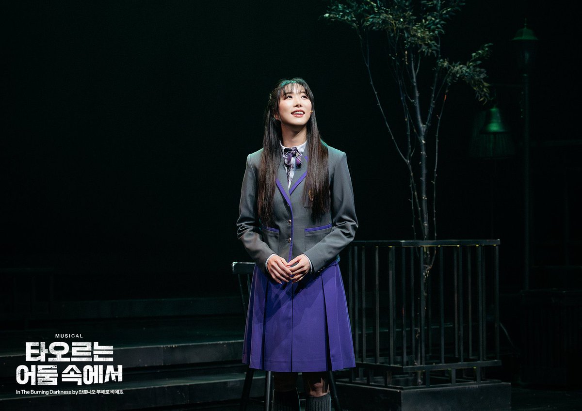 daonii_archive's tweet image. 260105

[뮤지컬 #타오르는어둠속에서] 

✨공연 사진 공개

후아나 | #주다온

_
2025.12.10 - 2026.03.08
링크아트센터 페이코홀

#뮤지컬 #공연사진공개