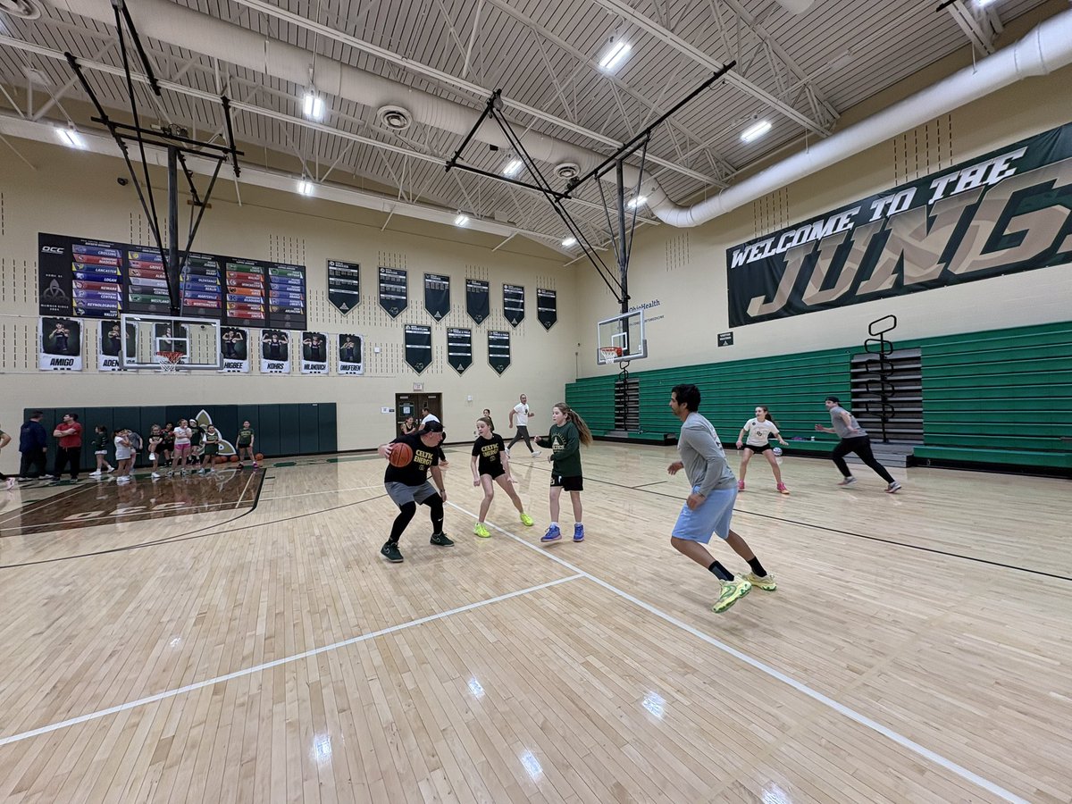 DJgirlsbball's tweet photo. Our annual Shoot-A-Thon was a huge success! Thank you to our donors for supporting our basketball program. Shoutout to Jenny Conley and the other volunteers for all the hard work that went into today. It’s a special time to be a Celt! BRIGHT future ahead this season and beyond🤩 https://t.co/wlM6Kg98tE