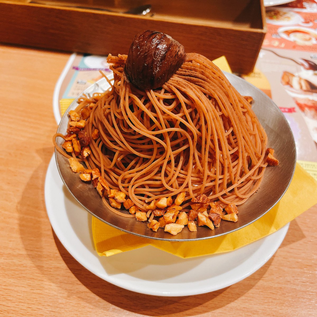 昨日彰さんと話しすぎて帰り声がっすがすだったわwww色んなもんあげるの忘れとった写真撮ってたのにねーw
彰さんあざすです🙌✨✨楽しかったっす青江にめっちゃご飯狙われてたwww
てか、ぽゆちゃんに会うとは思ってなかった🤣🤣名前わかるまで分からんかったよぉ大人になったねぇぇぇ😆