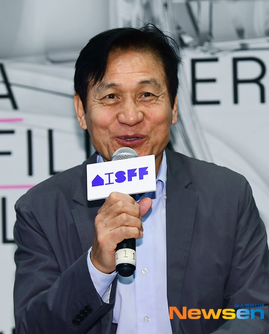 Kstyle_news's tweet photo. 【速報】韓国の国民的俳優アン・ソンギ、本日死去

「シルミド」「神の一手」など数々の作品に出演
https://t.co/RbmYSkPLBl

#アンソンギ #안성기 #AhnSungki https://t.co/cDJWfR3Pzh