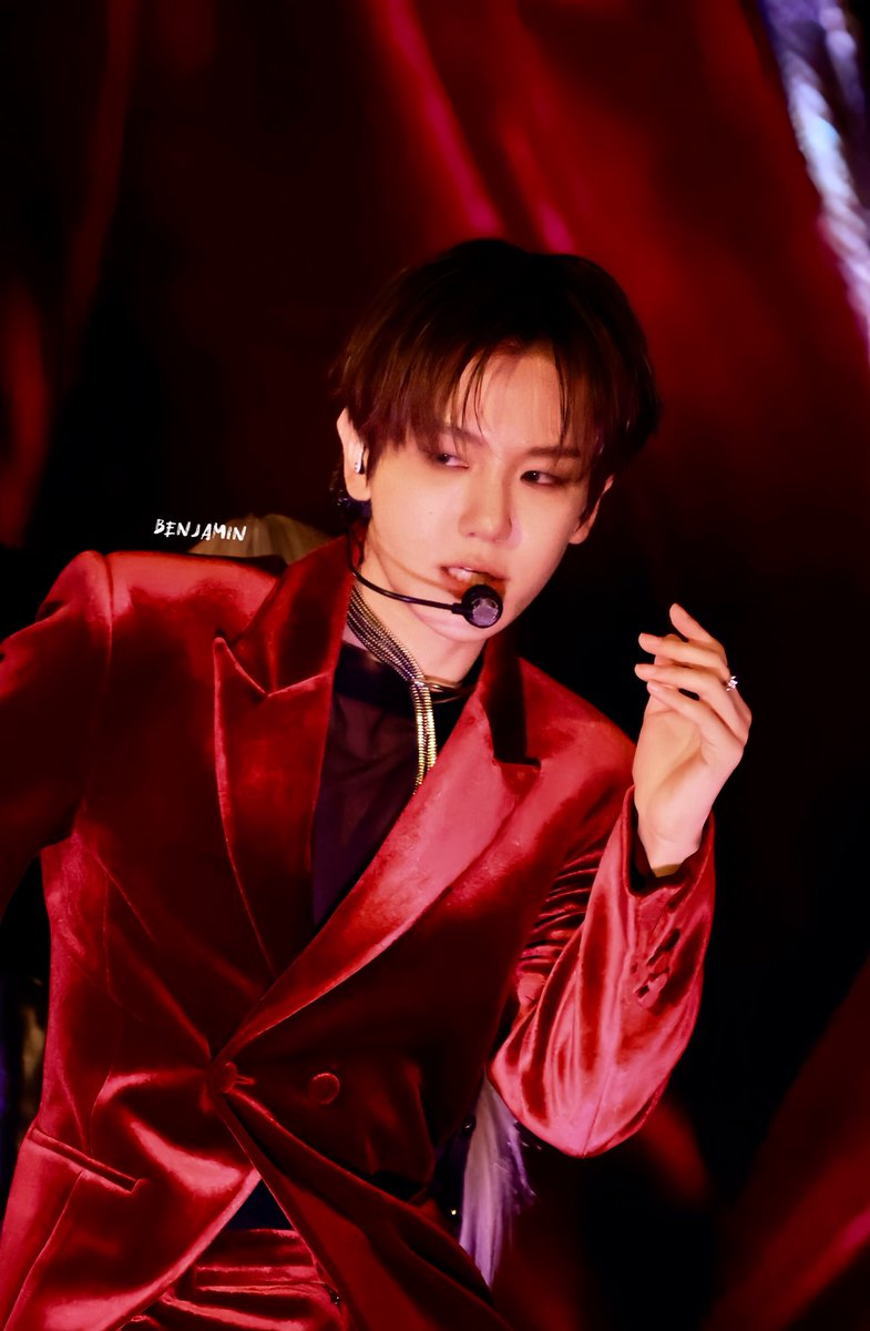 baiyang031022's tweet photo. 260104 Reverie dot
SEXY night🌃

#BAEKHYUN #백현 #边伯贤 https://t.co/KiH8bCMAum