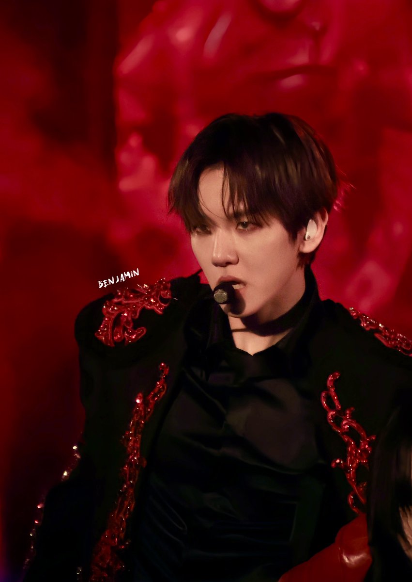 baiyang031022's tweet photo. 260104 Reverie dot
SEXY night🌃

#BAEKHYUN #백현 #边伯贤 https://t.co/KiH8bCMAum