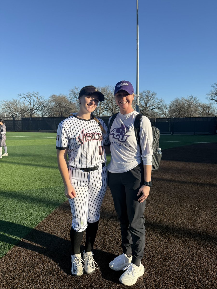 AnnaTurner29's tweet image. Thank you @TarletonSB for hosting an awesome camp! I enjoyed my time out in the field and appreciated all the coaches insights! @Coach_Cump @StefPhillips4 @nyka_wood @ACU_Softball @coachkoons @catrin_hoffman @IslandersSball @GoCoacher @coachsuire @bhs_tiger @VisionArkansas