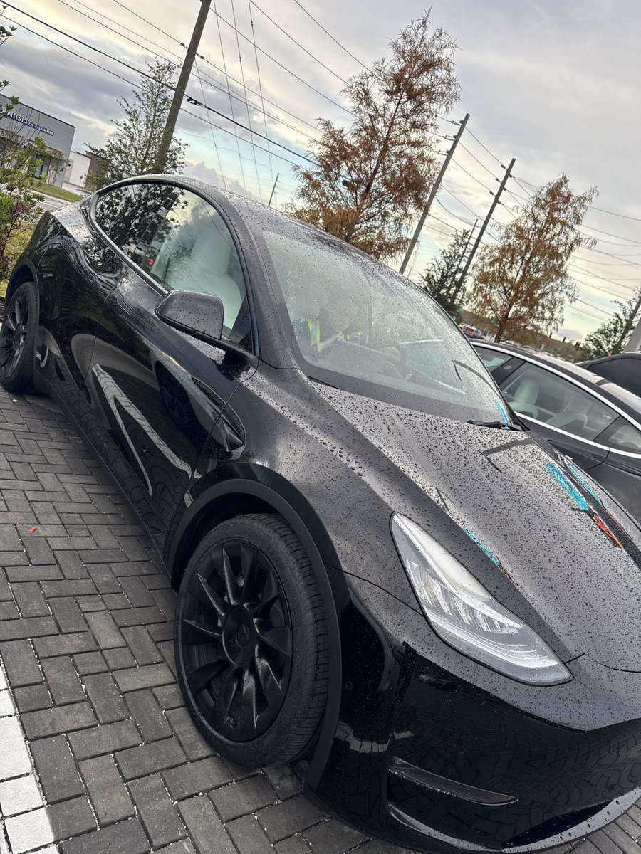 TheOneJDK's tweet photo. I accomplished a lot last year that I set out to do.

•Bought one of my dream cars.(left)
•Helped my wife get hers so we have his &amp; hers.(Right) @Tesla 
•Got promoted at work to Management.
•Paid off all my credit cards.

Setting my sights higher for ‘26 though! #NewYear2026 https://t.co/I6cveca302