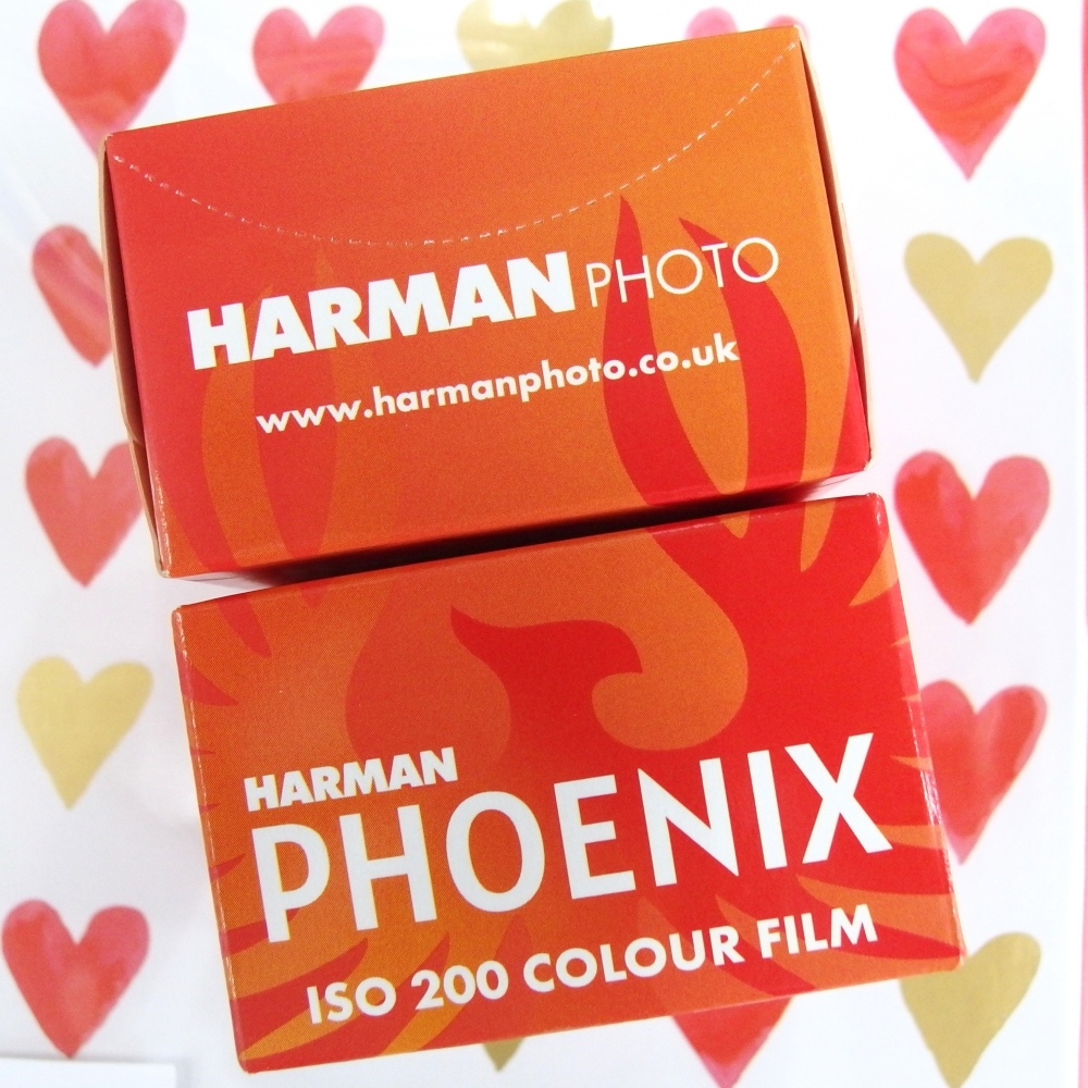 champcamera's tweet photo. Phoenix200🐤 by みすずが丘店(あざみ野)
HARMAN技術工場で乳剤からカセットまで自社製造された、全てが新しいカラーネガフィルムPhoenix200!
コントラストも彩度も高く独特な世界観が楽しめるフィルムとしてオススメのフィルムです(゚∀゚)/
#フィルム現像 #あざみ野 #Phoenix200 #田園都市線
https://t.co/eDyIZNCoOR