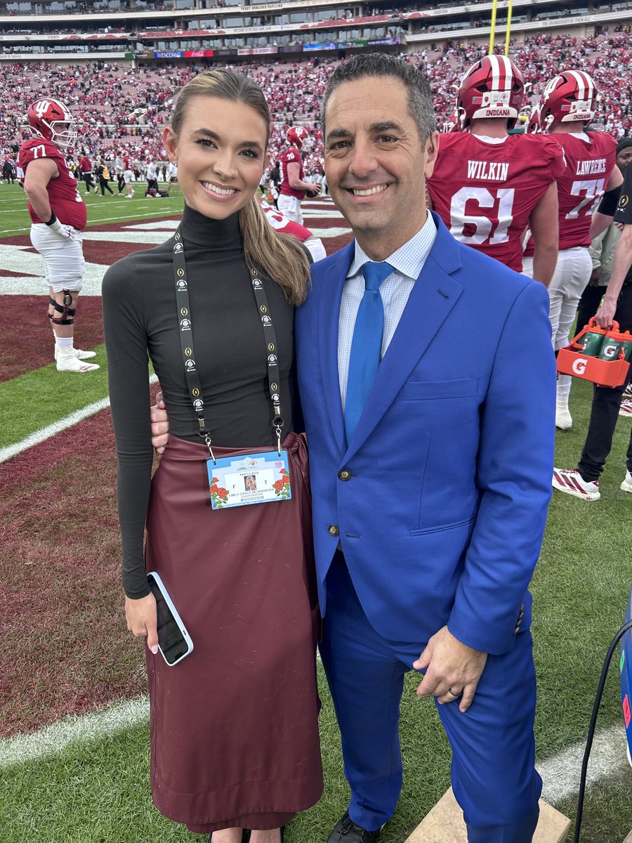 ESPNDari's tweet photo. For the #RefArmy @KREFsports… loved getting to see honorary Army member @EmmyG_Sports in Pasadena! Always appreciate when she joins the Dari Nowkhah Show! https://t.co/lh3XmjJqT0