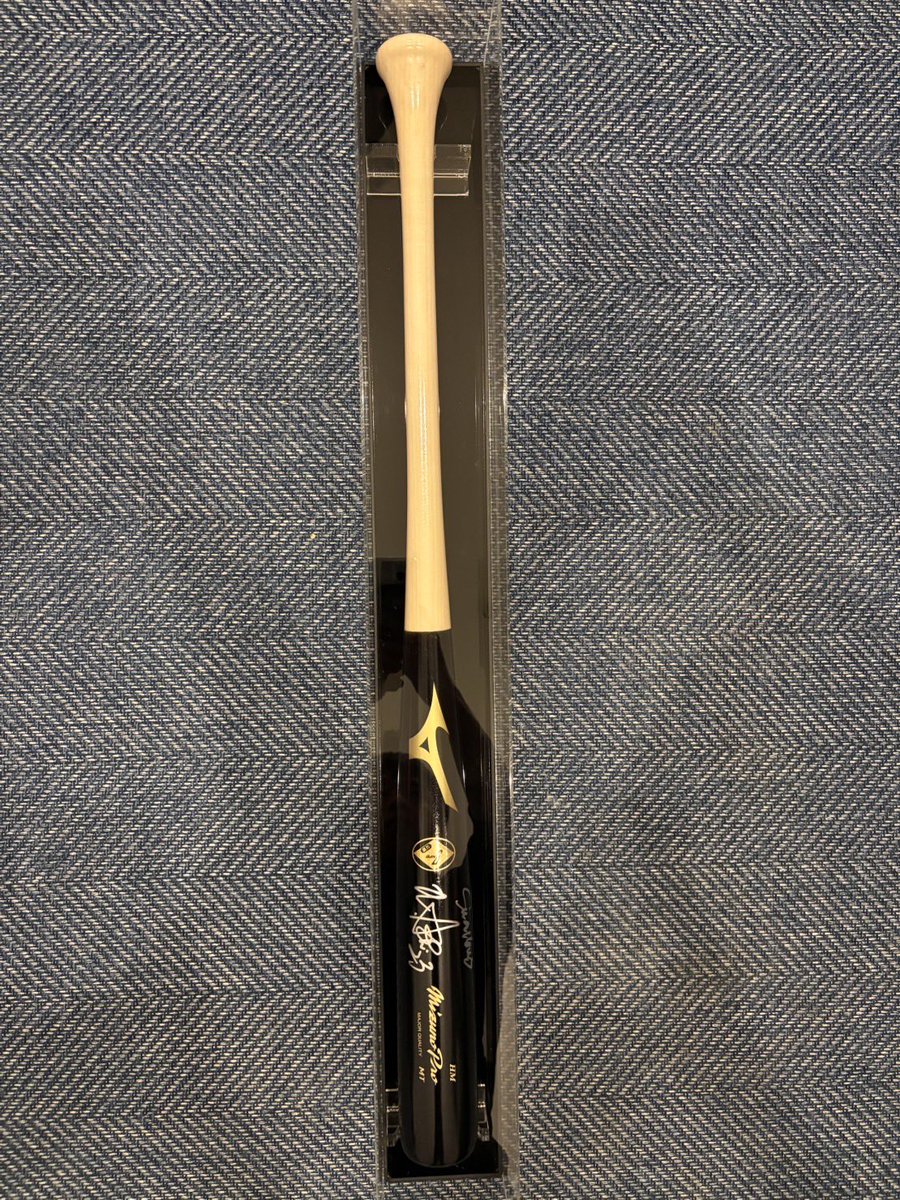 青木宣親サイン入りバット Swallows 青木宣親選手直筆サイン入りバット（本物） ヤクルト・青木宣