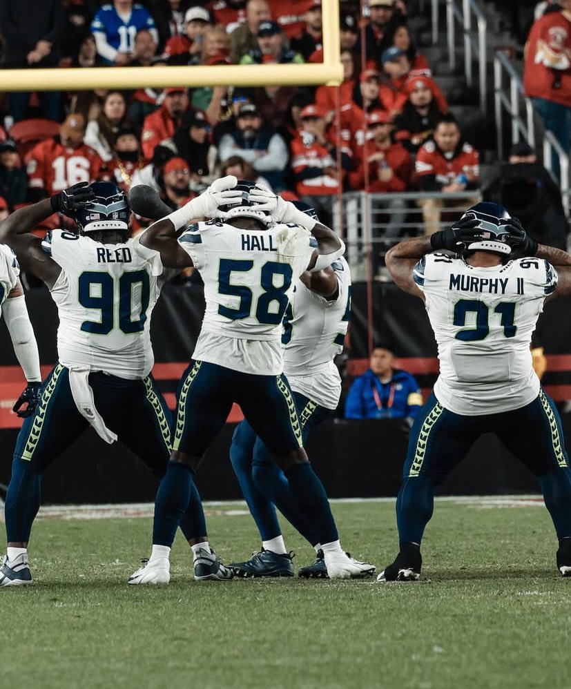 vountee's tweet image. how can this not be the team of destiny?