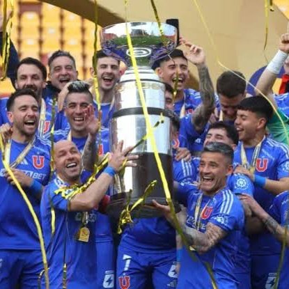 nagatoazul's tweet image. La historia dirá que en el último clásico de Vicente Pizarro se fue con el culo bien destrozado y lleno de leche: Lucas Assadi lo humilló y no tuvo más remedio que ver a la U alzar la Supercopa en su cara, en pleno año del centenario de su club.
Un trauma para toda la vida.