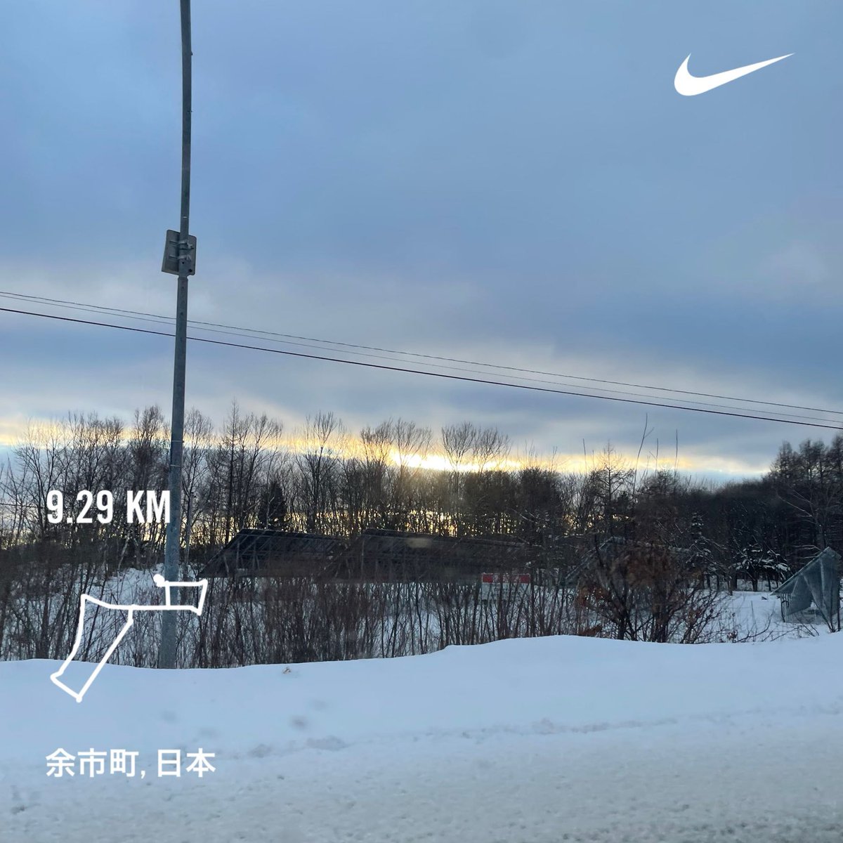 hineyoko's tweet image. 寒いからよく閉まった雪。滑らない。
国道脇の歩道は道が相変わらず悪し。
#MorningRuns #running #runninginthesnow #朝ラン #雪ラン