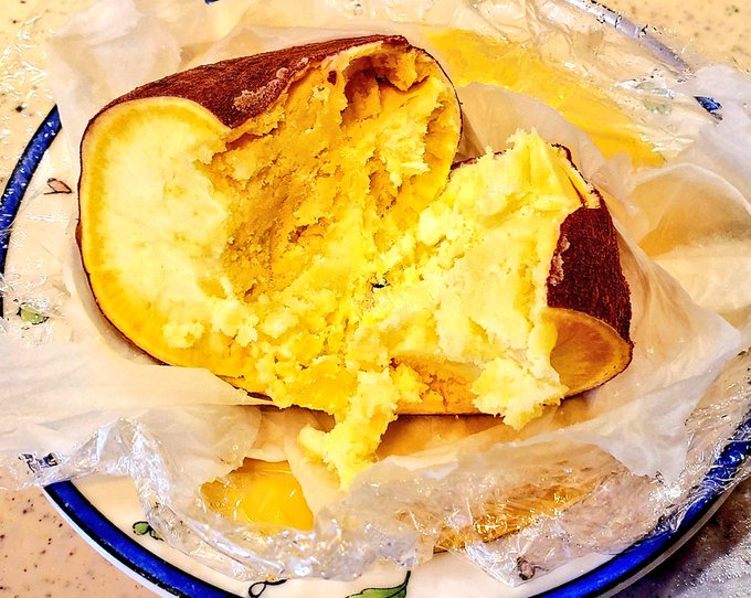 さつまいもご飯のあまりのさつまいもはレンチンして塩かけて食べた
こんなに雑なのに美味しい🤤 