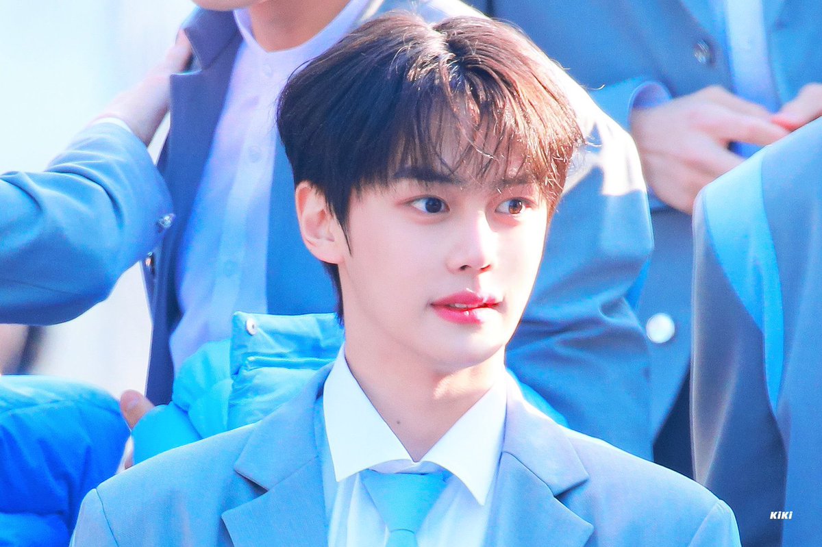 babygyuvin's tweet image. 서툴고 풋풋해서 더 소중한 스무살 규빈이 안녕 🫂