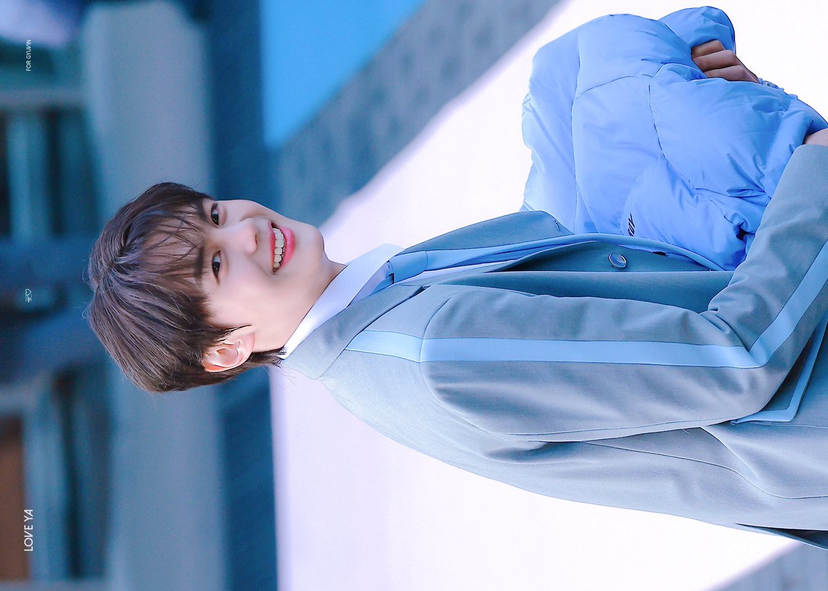 babygyuvin's tweet image. 서툴고 풋풋해서 더 소중한 스무살 규빈이 안녕 🫂