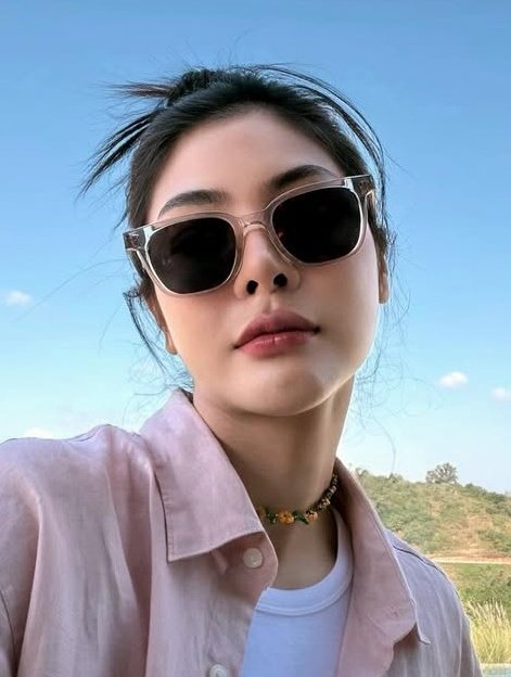 lmjaurebello's tweet image. agora tópico sensível: a boca da faye...