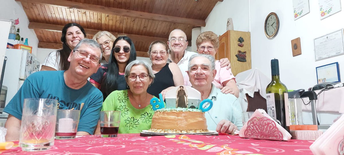 Con mi hija, hermanos y sobrina que vive en Europa, celebrando mis 80 años