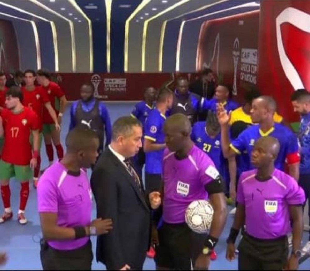 CAF imesema itaunda TUME YA MARIDHIANO itakayoshirikisha WADAU WOTE ili KUDUMISHA AMANI kwenye FAINALI ZA AFCON 2026. Lengo ni kuhakikisha yaliyotokea tarehe 4 Januari 2026 kwenye MECHI kati ya MOROCCO na TANZANIA, HAYATOKEI TENA.