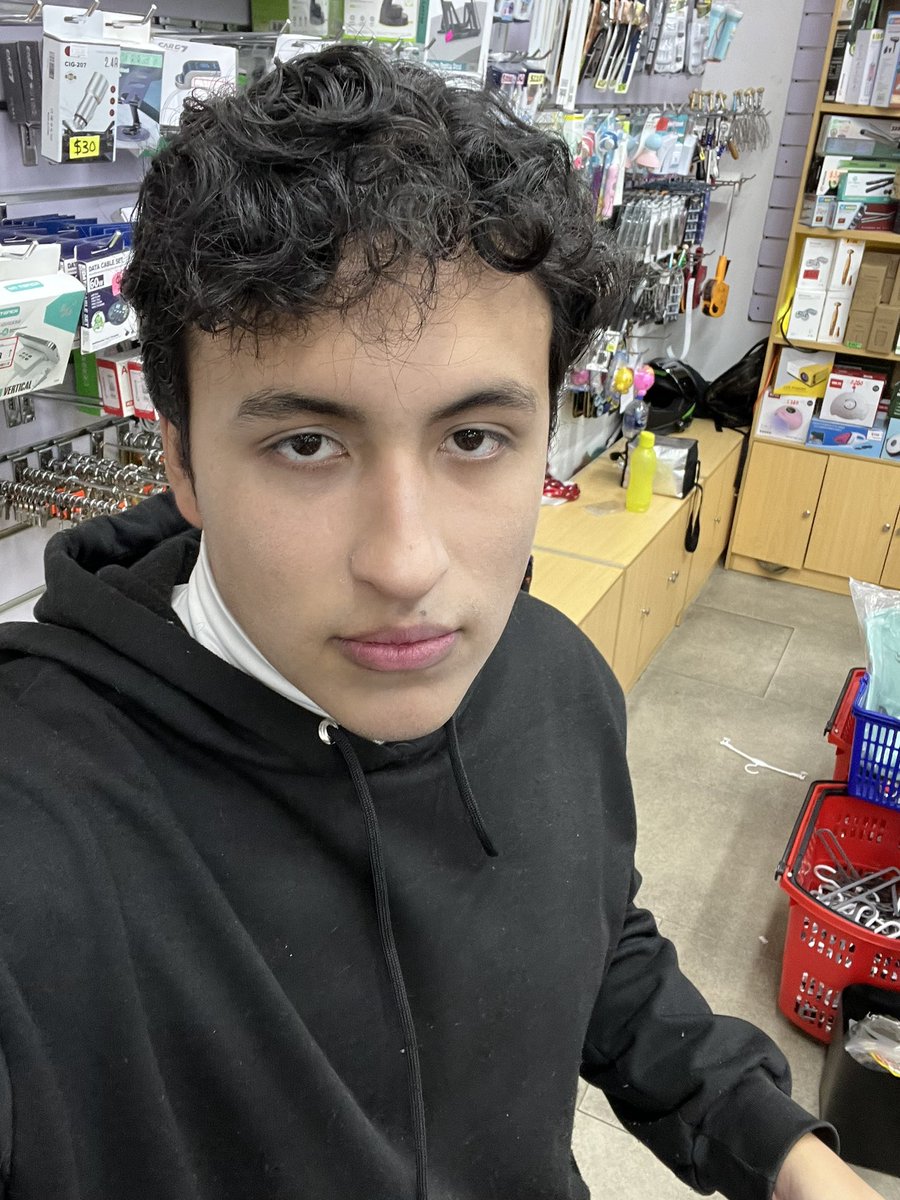 _ivan_lockdown's tweet image. Vengan a comprarme y les doy un beso