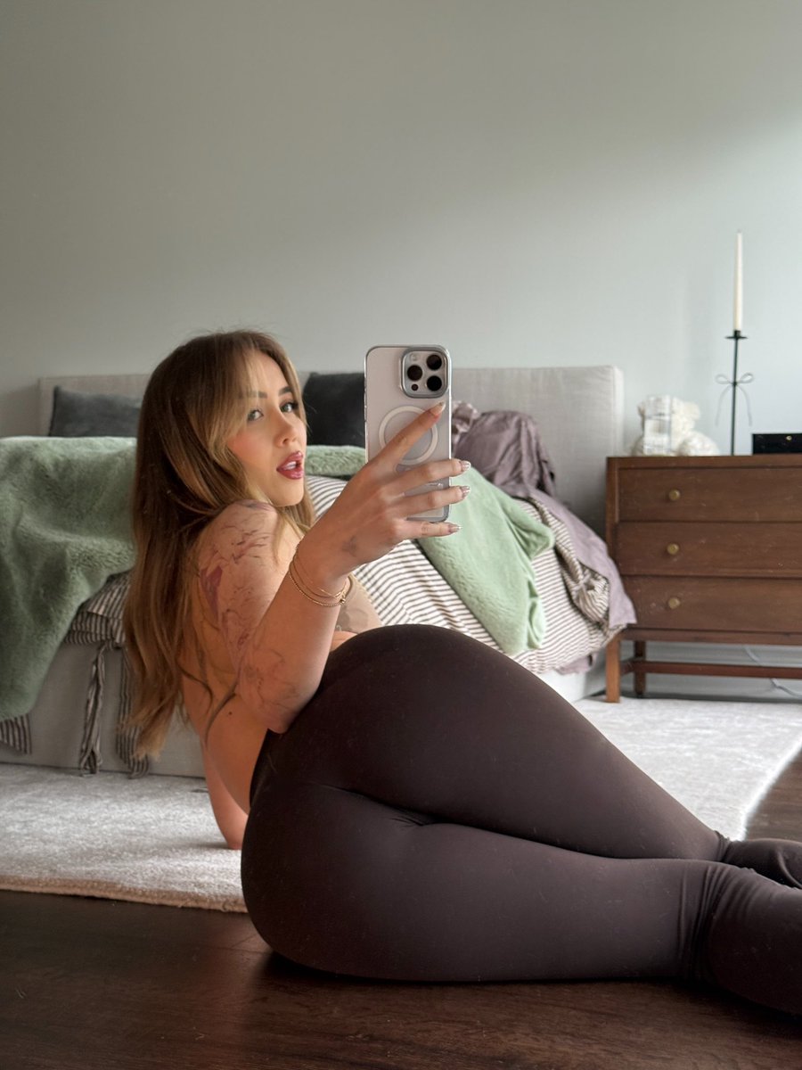 jyrxse's tweet photo. how’s this angle? https://t.co/P1blPFzG4A
