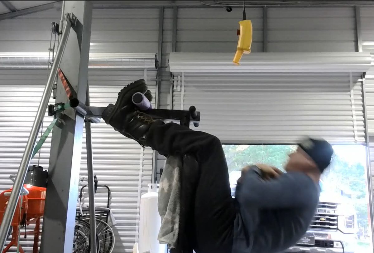 tomkat4573's tweet image. Vertical Sit ups. Current 3 sets, 5 Reps. Goal is 3 x30. When I hit 10 reps I will start adding weight. I will be 66 next month...shooting to be adding weight by then....