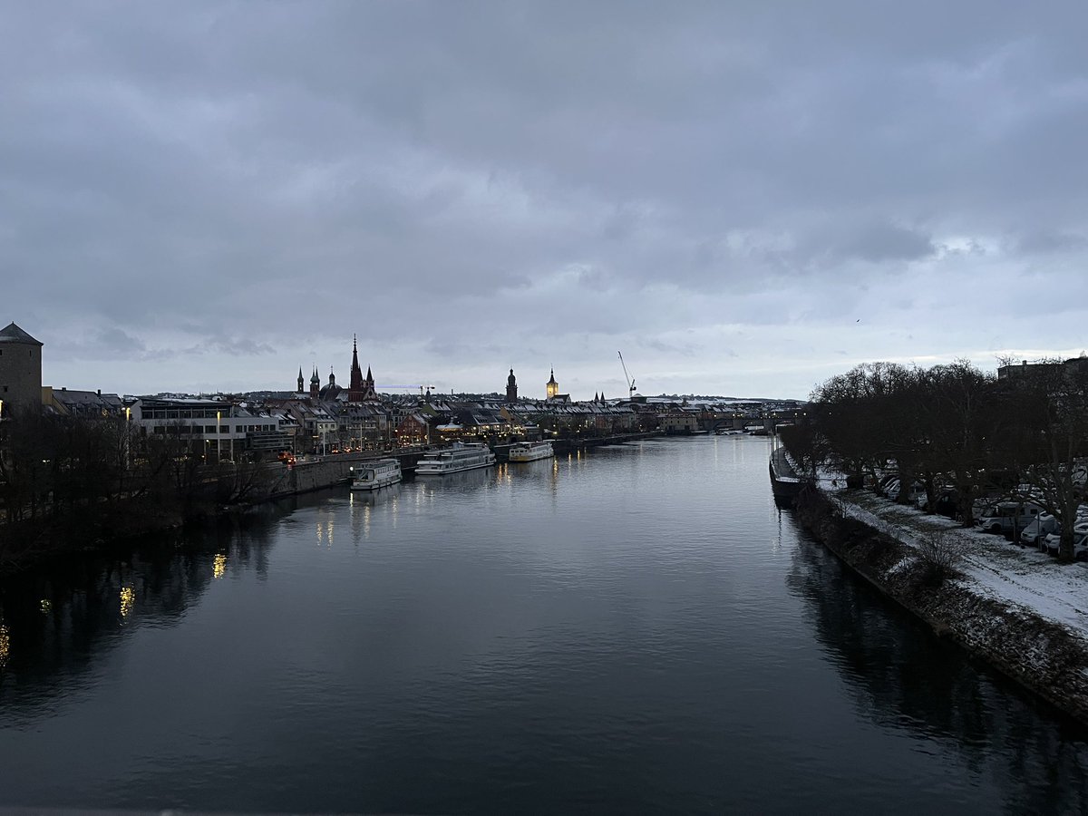 손겸손겸 (@uuryeig) on Twitter photo 