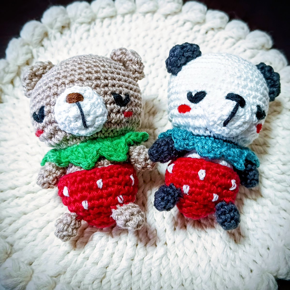 いちごくまお（かぶりタイプ）あみぐるみ くまのあみぐるみ✳︎フルーツのかぶりもの✳︎いちご あみぐるみ