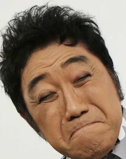 年末ぐらいからジョンメイヤーのプラグインのことばかり考えて顔でギター弾いてたらこんな顔になりました
そのうちロボ化するかもね