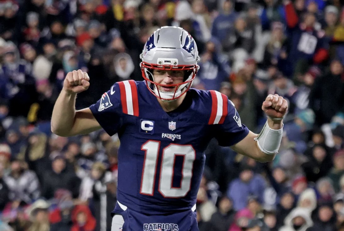 The #Patriots have been reborn.

They have a coach who rebuilt their culture. They have a QB who could be the MVP. Inside and outside of their walls, they've restored belief.

No matter what happens next, this season is already a rousing success. Column: bostonherald.com/2026/01/04/cal…