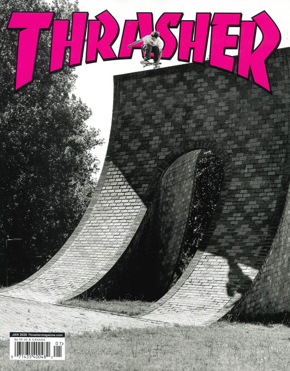 Kino_Yosho's tweet image. スケートボード専門誌 #Thrasher 1月号は明後日1/7で販売終了になります。表紙は複数種ございます。ウェブでのご注文はこちら→x.gd/iIrVUR(あ)#海外マガジン #洋雑誌 #magazine #skateboard #Skateboarding #sports #culture #yearinculture