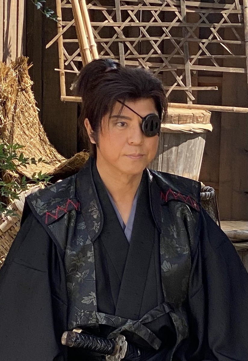 nabe1975's tweet photo. 上川隆也で見る歴史
1186年　上川隆也、壇ノ浦の戦いで捕らえられ鎌倉に送られるが帰順を断り餓死
1471年　上川隆也、幽閉先のロンドン塔で没する
1546年　上川隆也、毛利家の第13代当主となる
1600年　上川隆也、土佐国内9万8千石（後の高直しで20万2千6百石）を与えられ大名となる
1612年　上川隆也、巌流島の決闘で佐々木小次郎を破る
1615年　上川隆也、大阪夏の陣で徳川家康に肉薄するも撃退され討死
1626年　上川隆也、将軍家光の勘気を被り蟄居を命じられる
1638年　上川隆也、島原の乱で原城落城時に討ち取られる
1703年　上川隆也、主君上川隆也の遺恨を晴らすべく四十七士を率いて吉良邸に討ち入る。討ち入り後、四十七士のうち上川隆也は密命を受け一行を離れる
1776年　上川隆也、エレキテルを披露する
1867年　上川隆也、京都の近江屋で上川隆也と共に暗殺される
1869年　上川隆也、箱館戦争で戦死
1948年　上川隆也、八つ墓村の事件を解決する