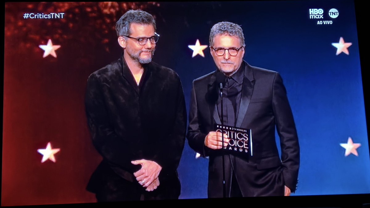 ligadoemserie's tweet image. Wagner Moura: “vamos apresentar a categoria de Melhor Filme, que no Brasil é conhecida como Melhor Filme Estrangeiro” 🗣️🗣️🗣️🗣️