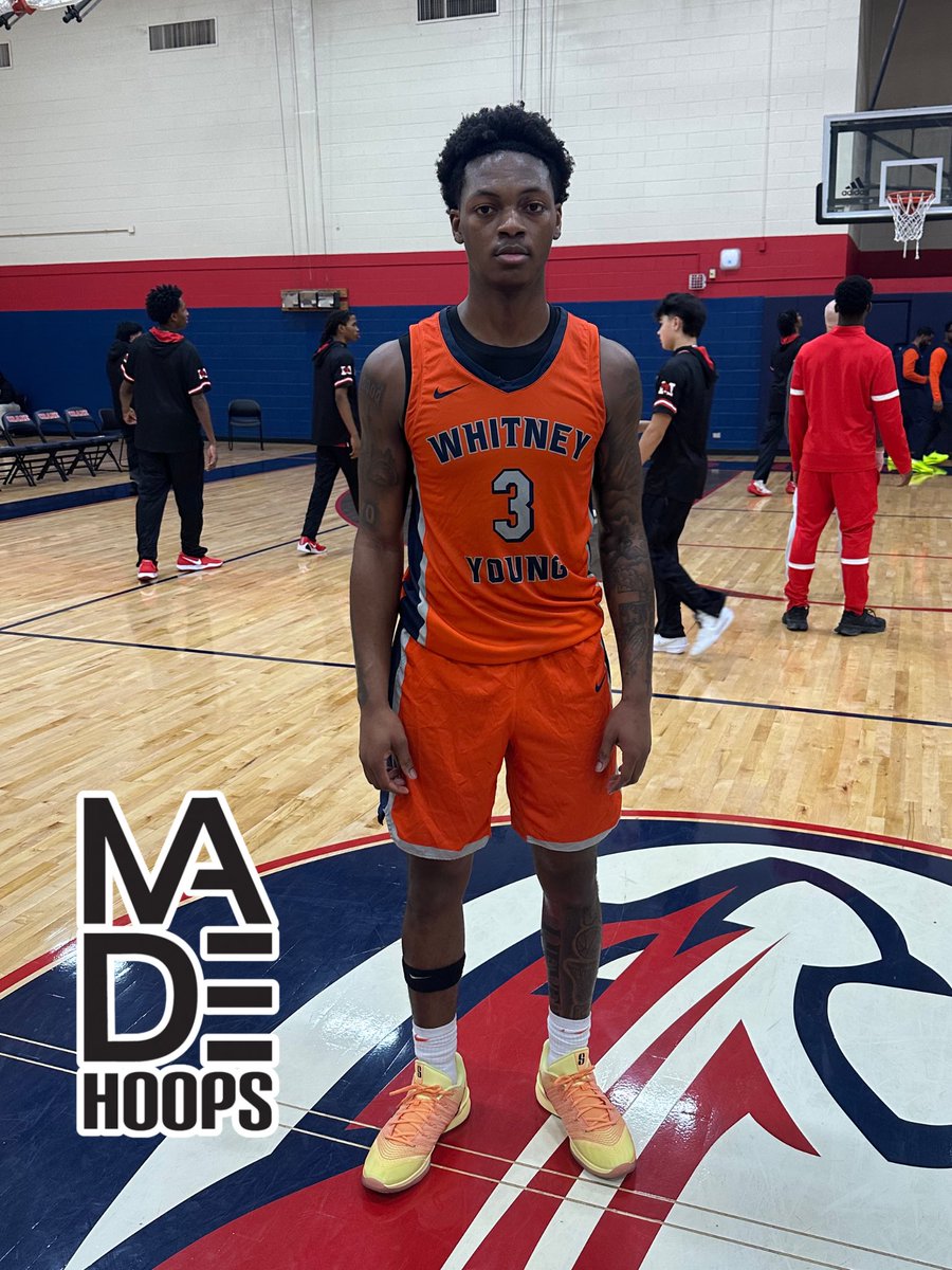 Tennessee commit Marquis Clark led Whitney Young to a 72-68 win over Yorkville Christian.

The senior PG finished with 27 points, 10 rebounds, and 6 assists.

Clark made it look easy scoring from multiple levels. Pull up 3’s, attacking the rim from the high post, scoring in