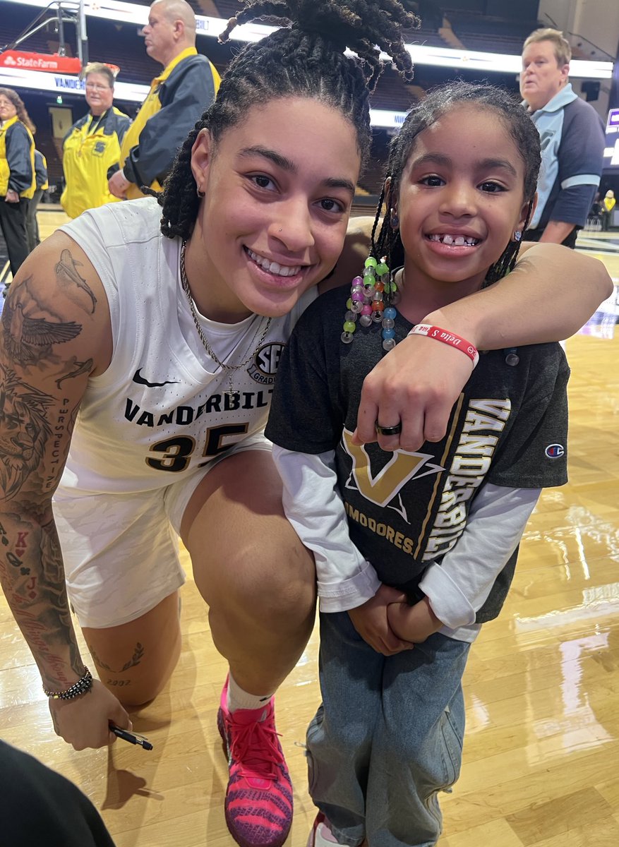 JSensy's tweet photo. @mikaylablakes ⭐️
@sachaw33 ⭐️
@aubtheballer1 ⭐️
@VandyWBB ⚓️ https://t.co/BewG7xaW57