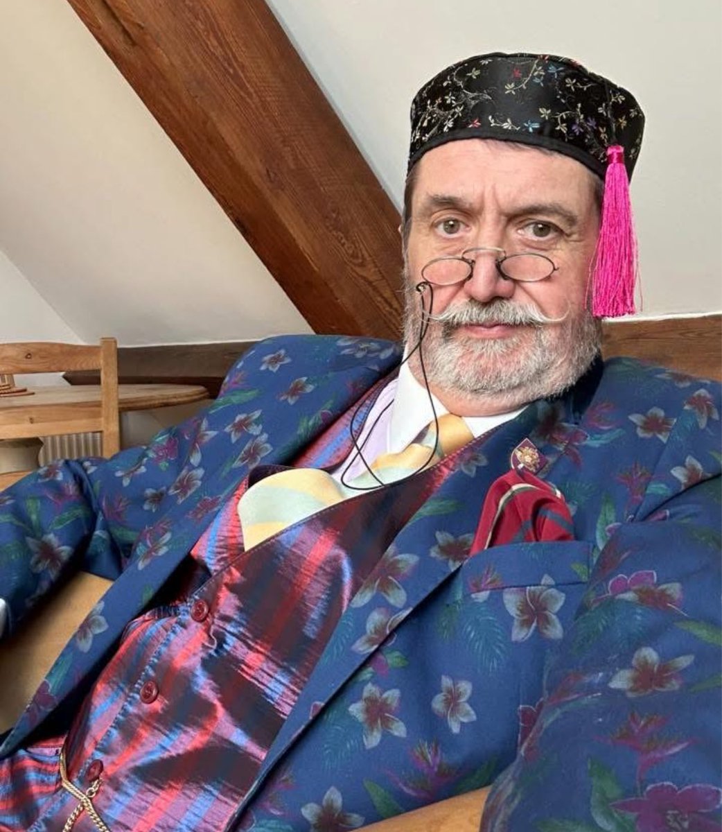 Lordmiles's tweet photo. This distinguished gentleman (SEE PICS) with the same surname as me sent me a friend request…. https://t.co/D1ih2JsBCQ