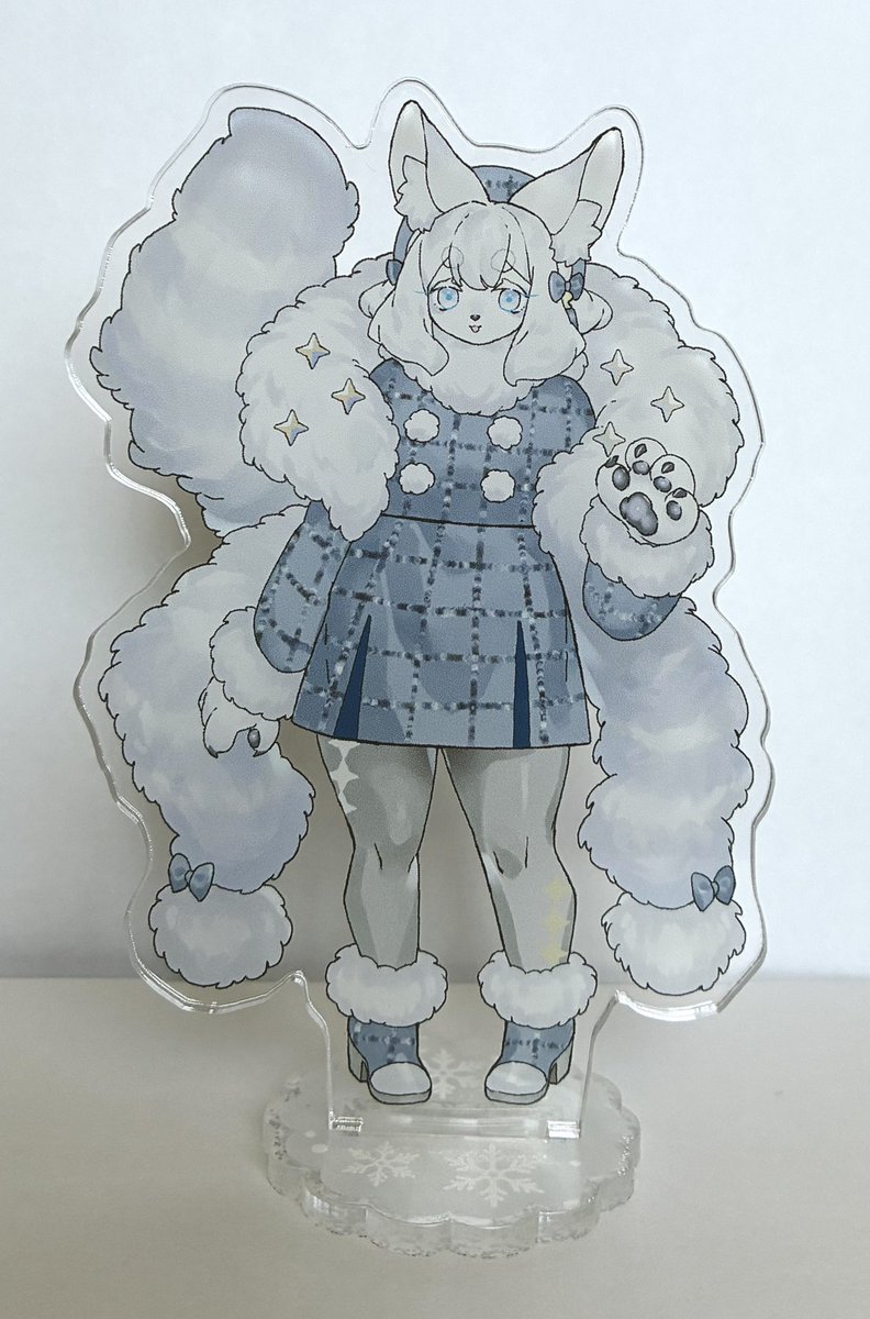 こちら在庫はアクスタ6点と 缶バッジ9点となっております…！ 冬が