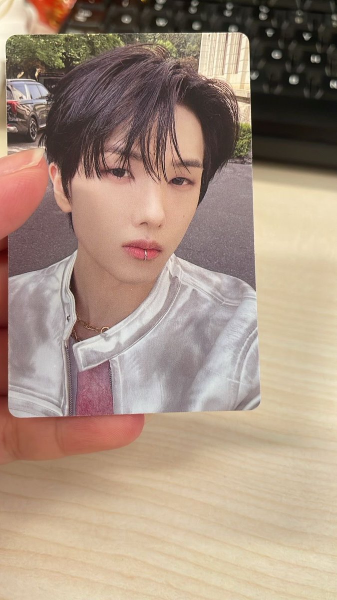 unadeleme's tweet image. WTS/WTT jisung piercing.. hit me in dm kawands