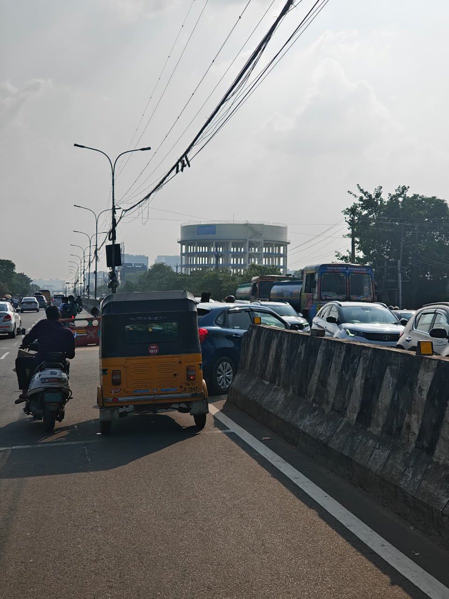 swatirish's tweet photo. @ChennailoverC @chennaicorp @ChennaiTraffic @COPTBM Sharing images for reference https://t.co/AKKW74CQNf