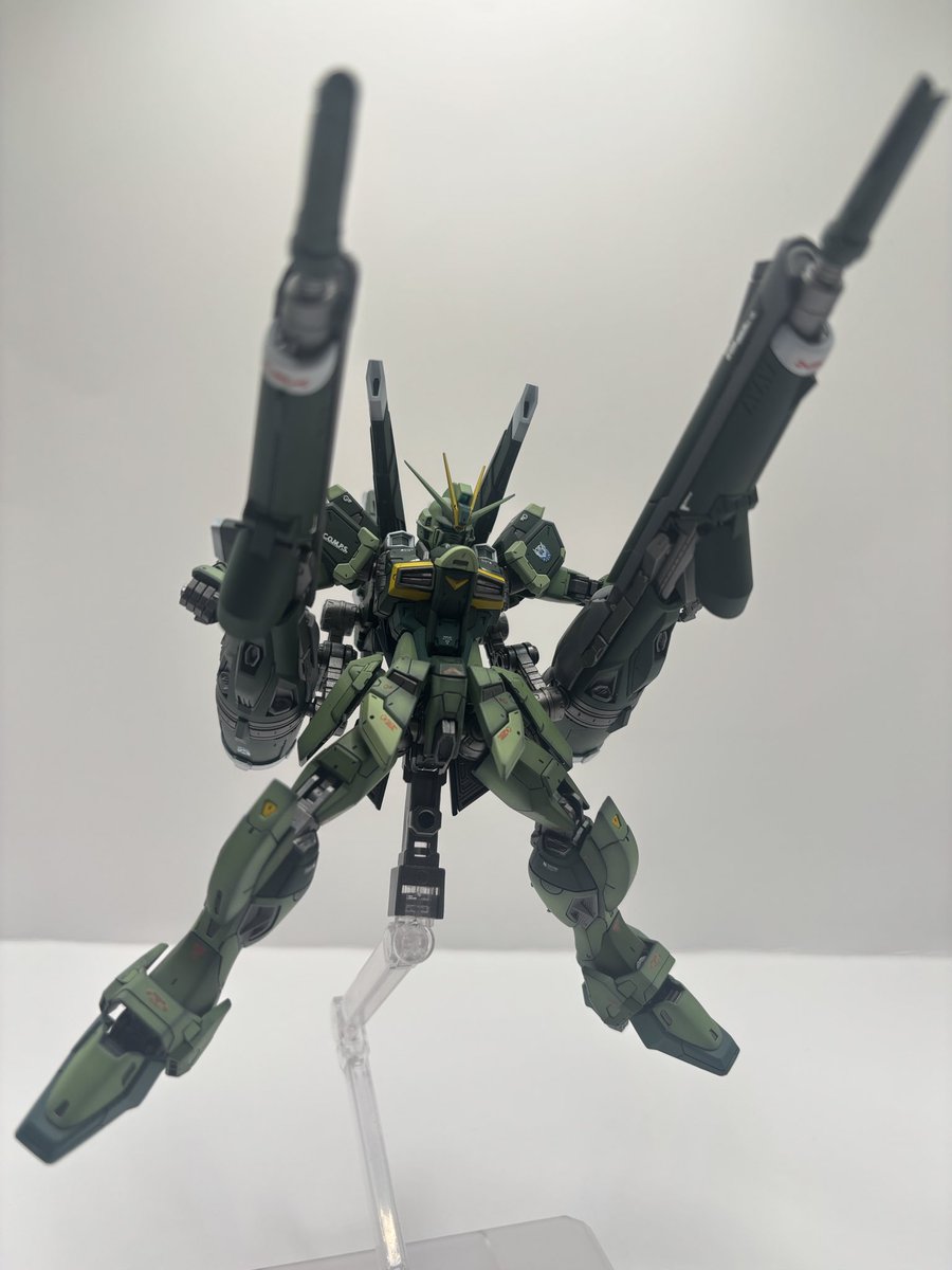 Big Bang 金属製オリーブグリーン砲台 キットについてですが、腕のロール軸が大砲を構えやすくて素晴らしい