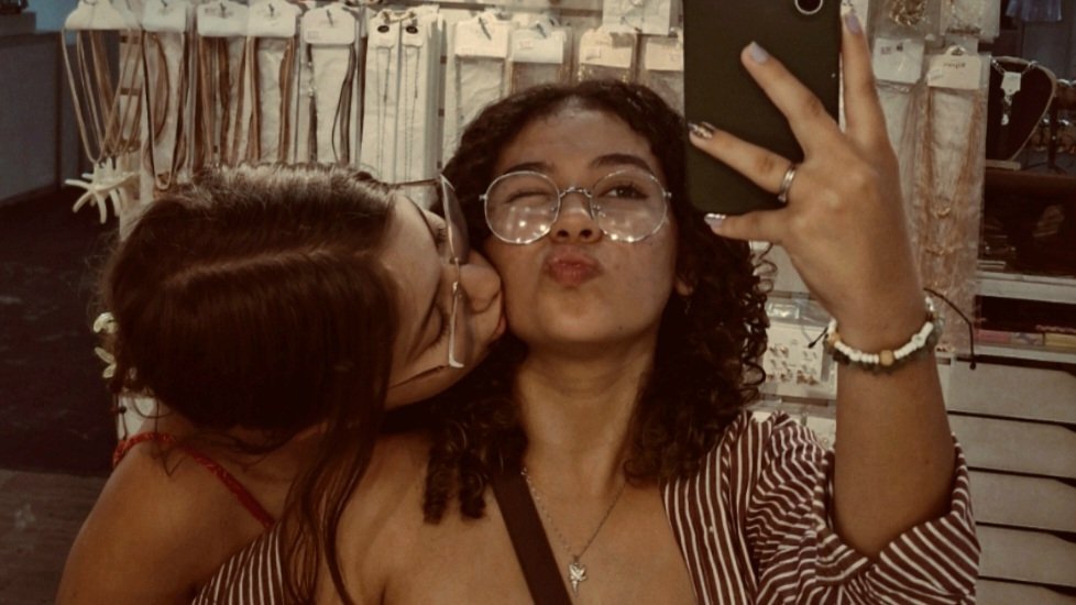 _madis's tweet image. "todas as minúsculas coisas sobre o amor são óbvias." 🧡