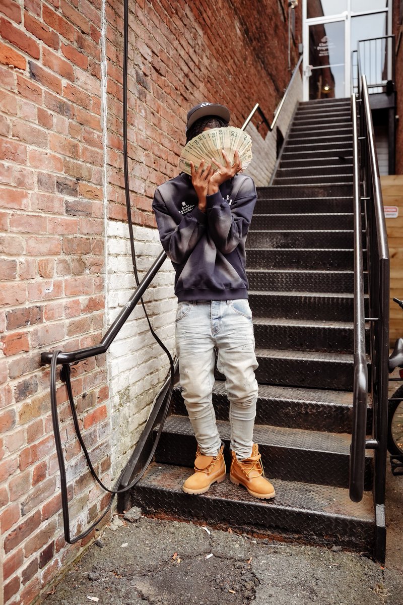 lonetweeted's tweet photo. Stop hating and go hustle 🏋️‍♂️🏚️☝️ https://t.co/5f9RJvPu8D