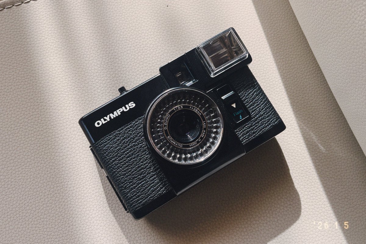 じーちゃんがカメラをくれた 曾祖父が買って使っていたものらしく