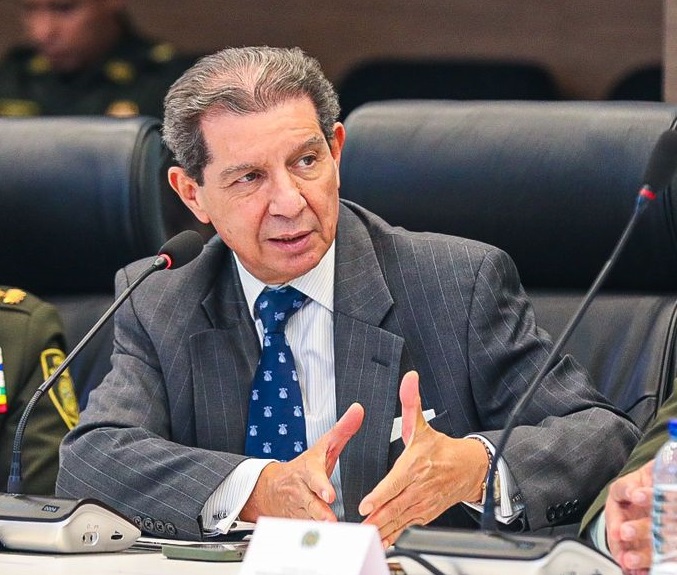 #Análisis 

📢 eluniversal.com.co/opinion/column…

Vía <a href="/ElUniversalCtg/">El Universal</a> 

Además de irresponsable, el incremento del mínimo tiene también un tufillo de venganza y demostración de fuerza contra el Congreso, que no se tragó enteras las reformas de Petro y se resiste a aprobarle tributarias