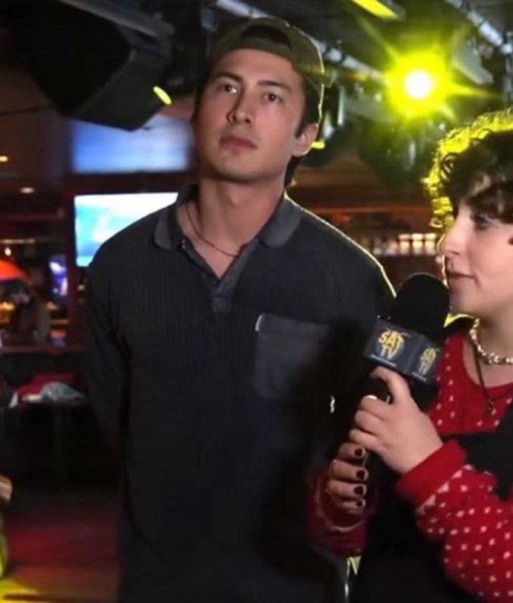 jnkgk_'s tweet image. THIS picture has made me ever crazier like it’s unfair how fine he is 😪