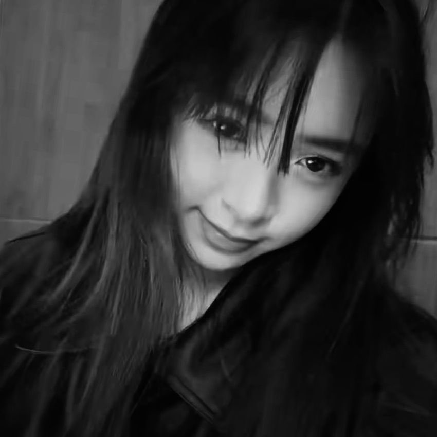 dimitriyeraz's tweet photo. Lily?                                                 Gits? https://t.co/hn5JYai1Zi