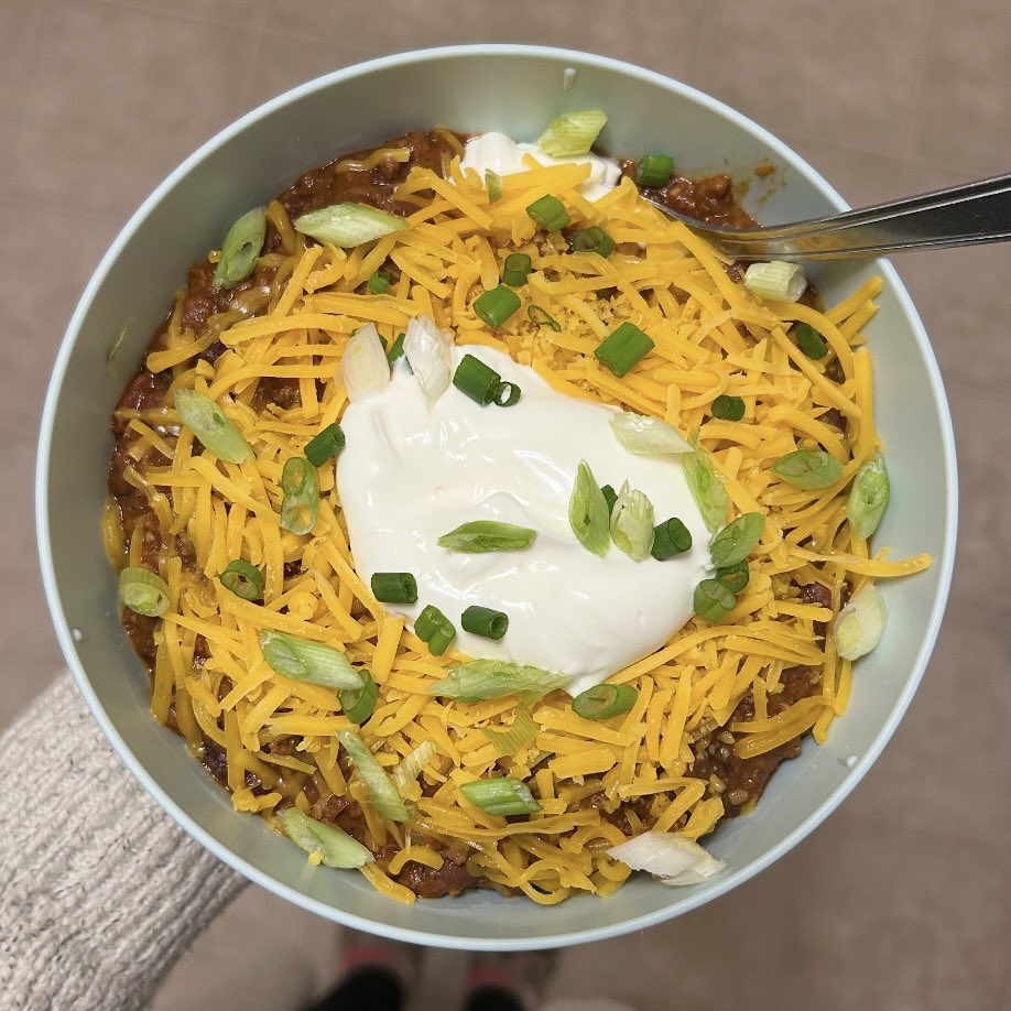 nermal_0's tweet image. Quick review of Shorty’s 3-Bean Chili with beef: topped with green onion and bottomed with a sexy little secret stash of hot honey butter corn pudding, this chili is KYY (Kill Yourself Yummy)! WOW! 10/10