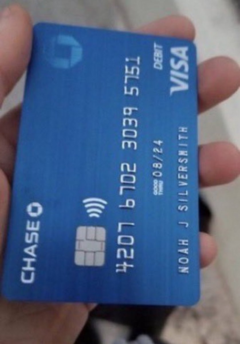 Vulture5x's tweet photo. since we are finally in 2026 i just got my first credit card 😭.. https://t.co/jnC4XP2jaJ