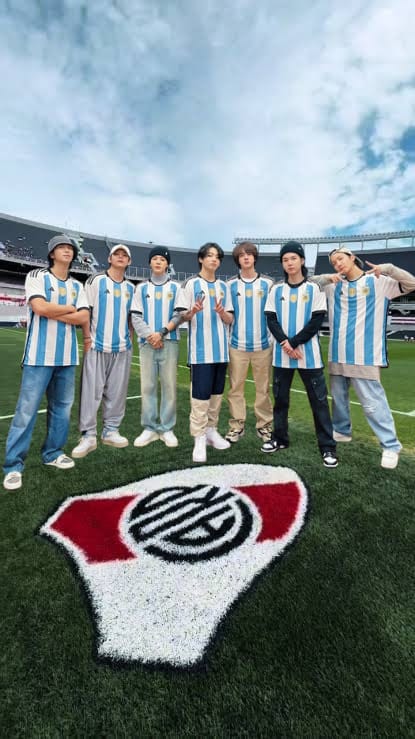 SolSolSol30's tweet photo. El sueño de todo Army Argentina #proyectomoradoarg #btsargentina2026 #btstourarg @dfallaccess @todonoticias https://t.co/PKX8msmRvS